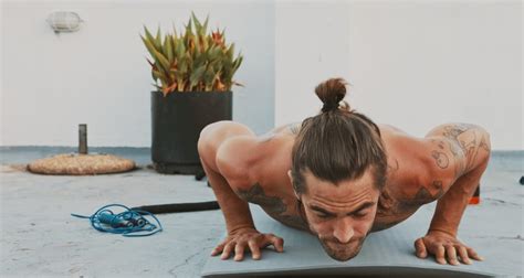 This Guy Did 100 Burpees Every Day for 30 Days .